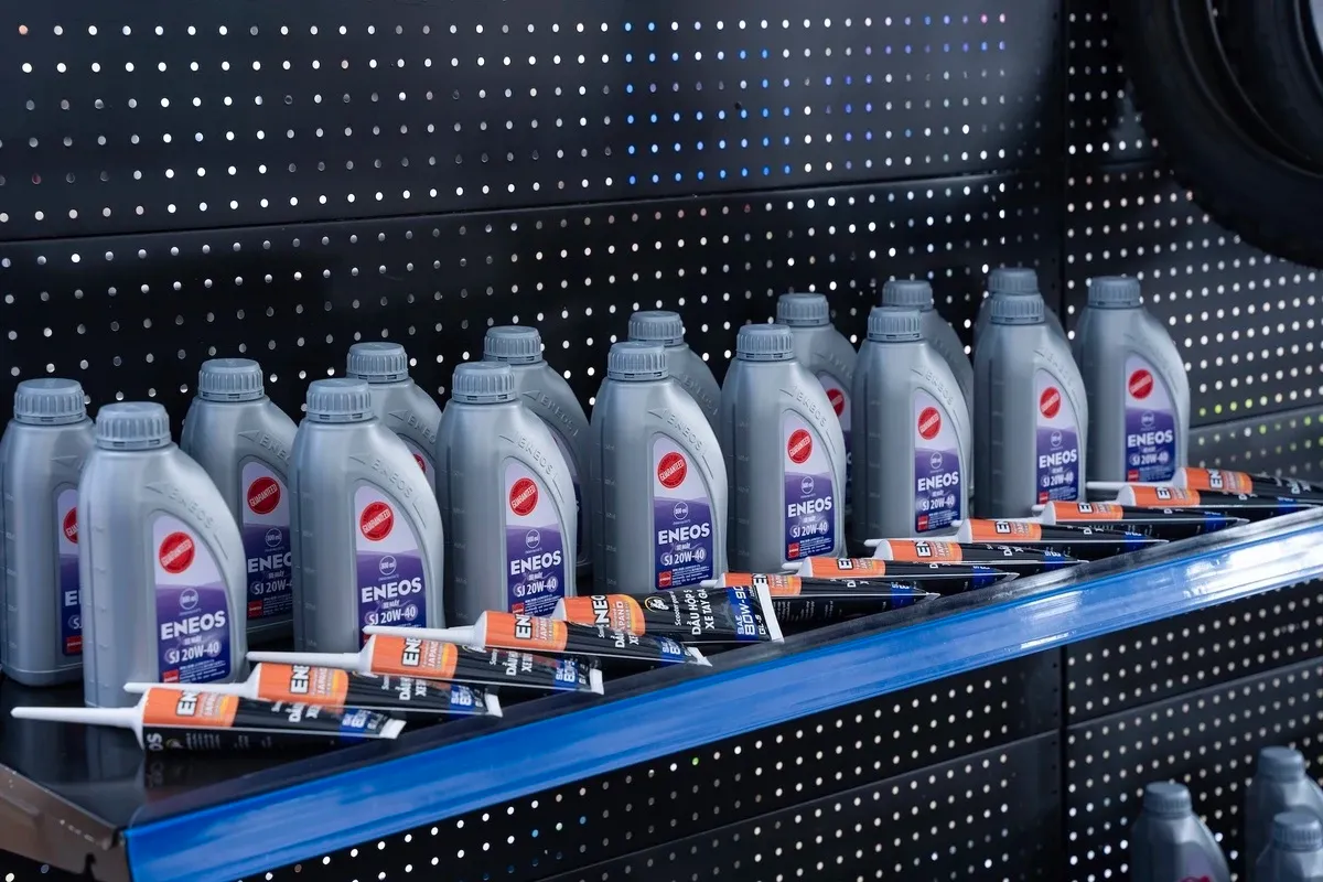 Hinh_anh_dau_nhot_Eneos_duoc_trung_bay_tai_chuong_trinh (1).webp